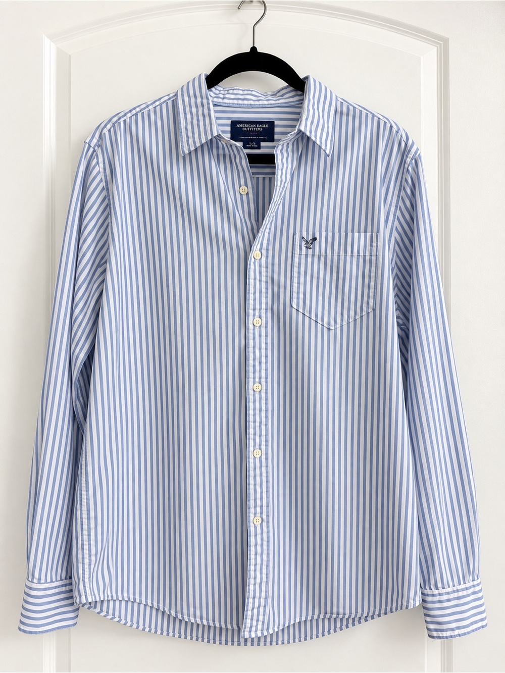 American Eagle Outfitters Light Blue & White Vertical Stripe Button-Down Shirt
